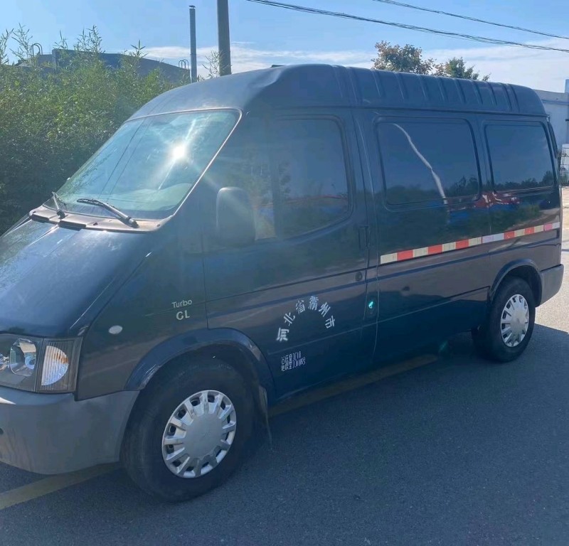 青岛16年福特全顺2