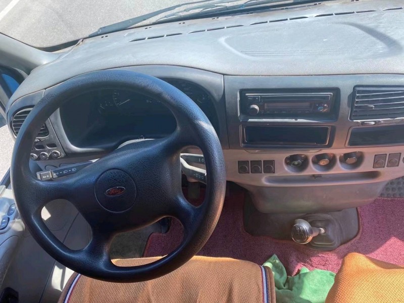 青岛16年福特全顺5