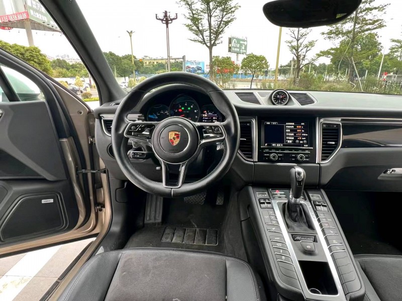广州14年保时捷Macan2