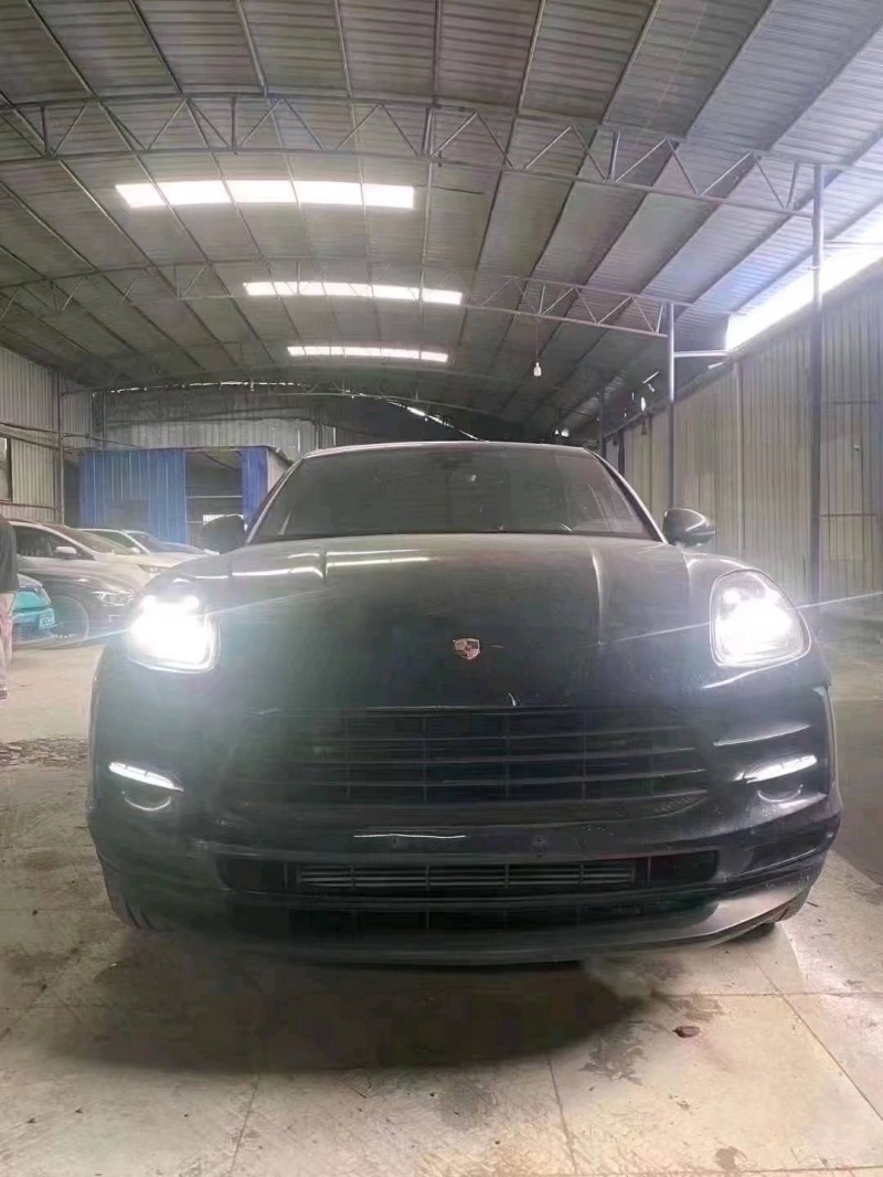 安顺20年保时捷Macan8