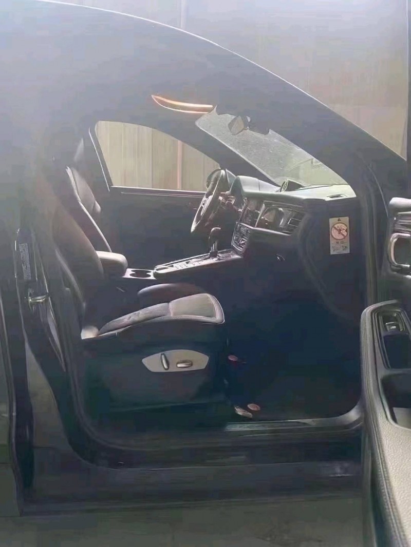 安顺20年保时捷Macan5