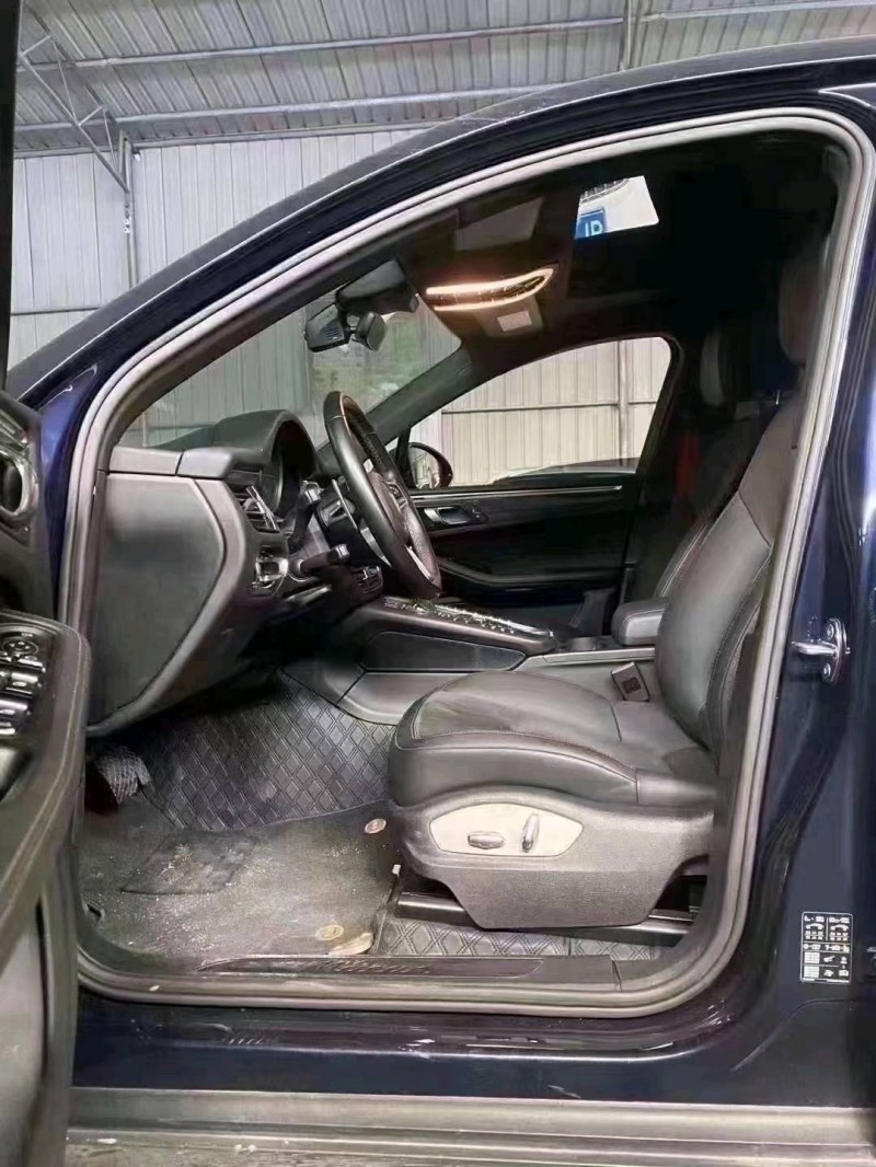 安顺20年保时捷Macan3