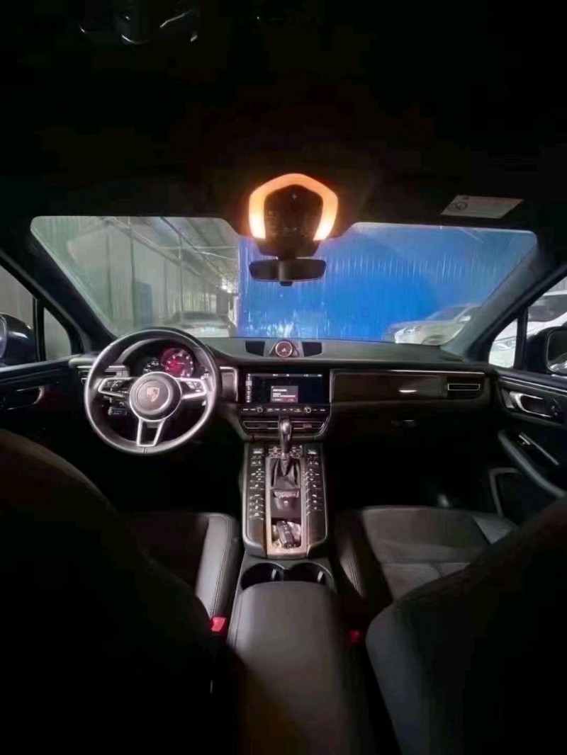 安顺20年保时捷Macan2