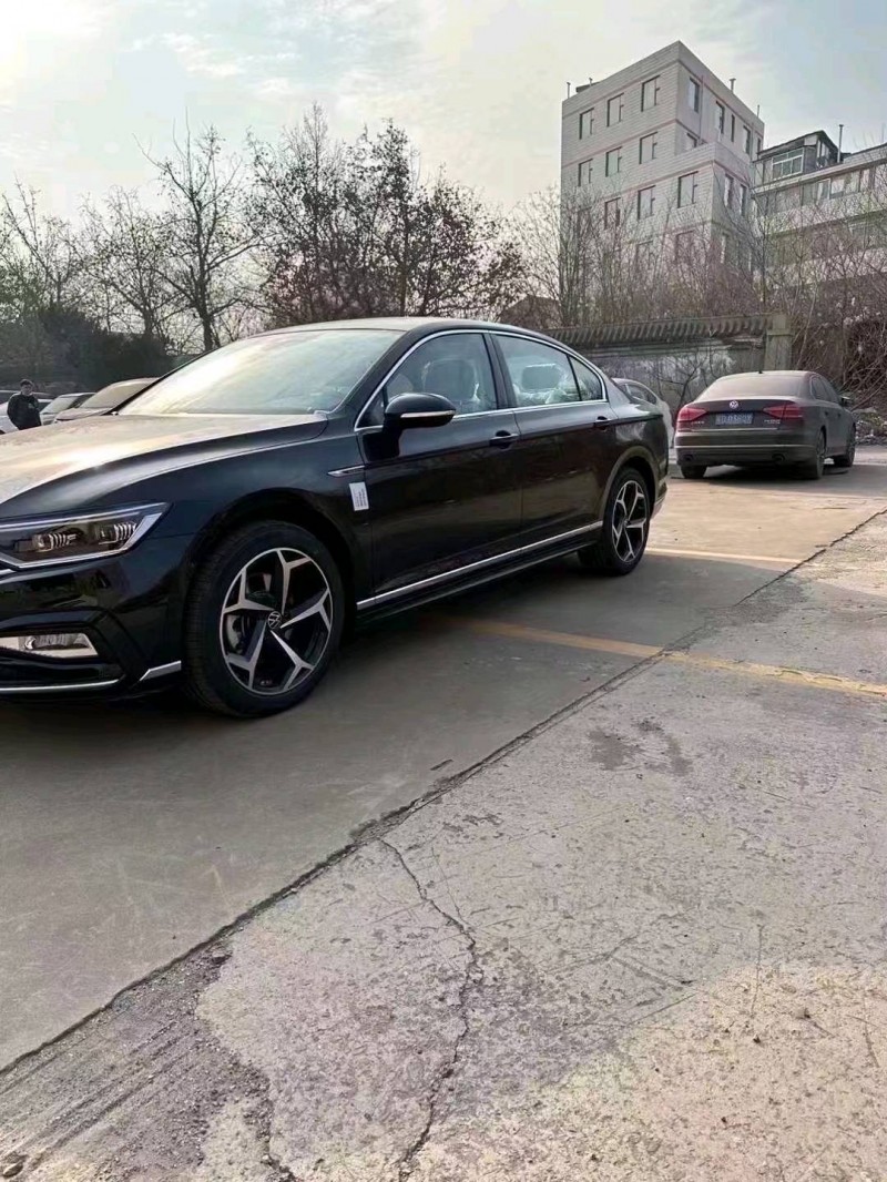 邯郸23年大众迈腾2