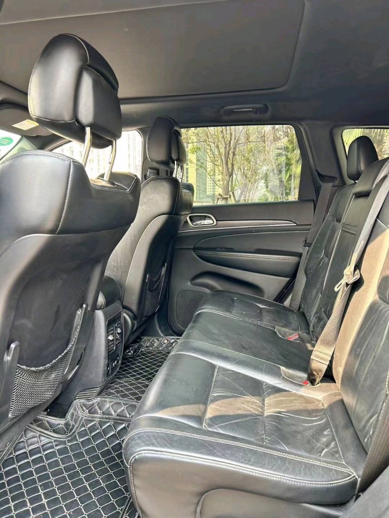 重庆16年Jeep大切诺基6