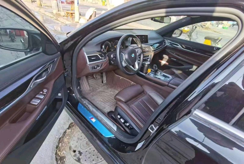 成都18年宝马7系6