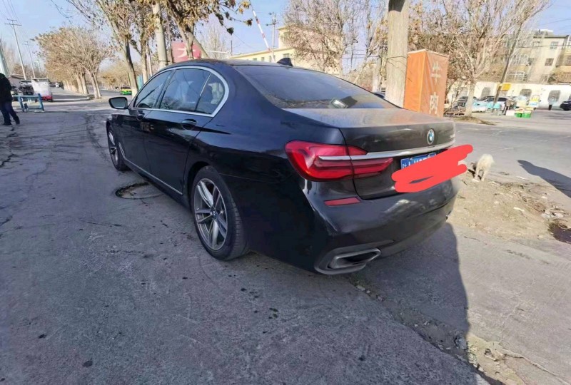 成都18年宝马7系5