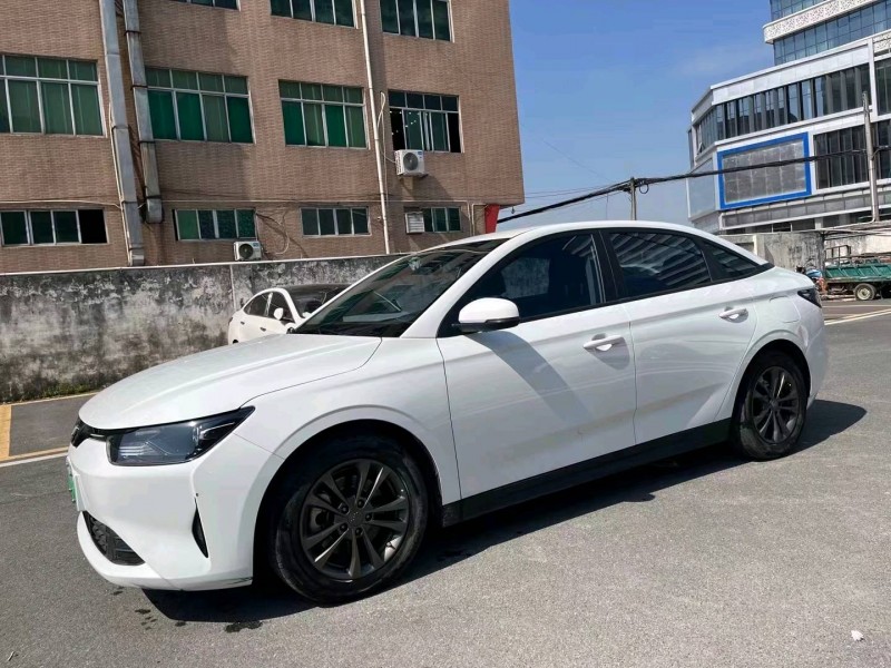 广州21年威马汽车E52