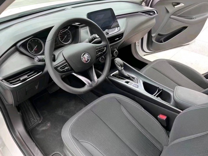 枣庄22年别克威朗8