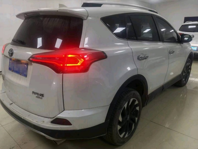 邯郸17年丰田RAV48