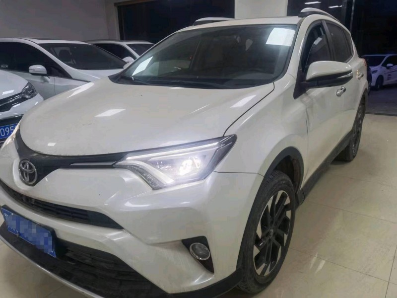 保定17年丰田RAV4荣放2