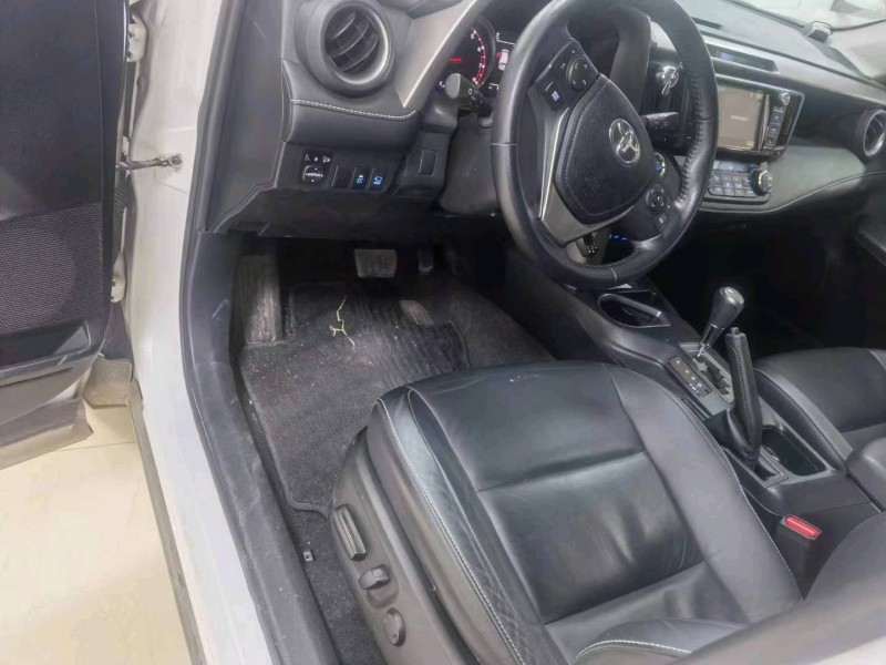 保定17年丰田RAV4荣放6