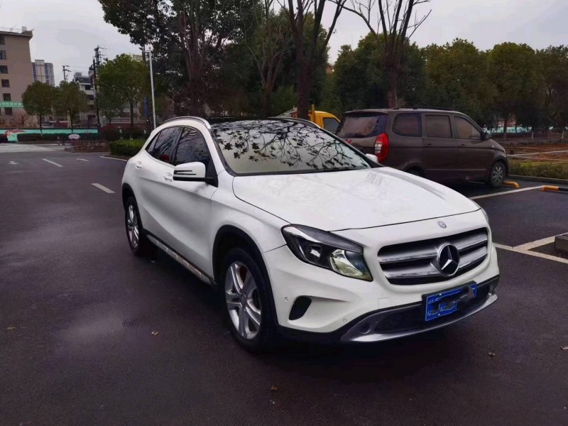 徐州17年奔驰GLA2