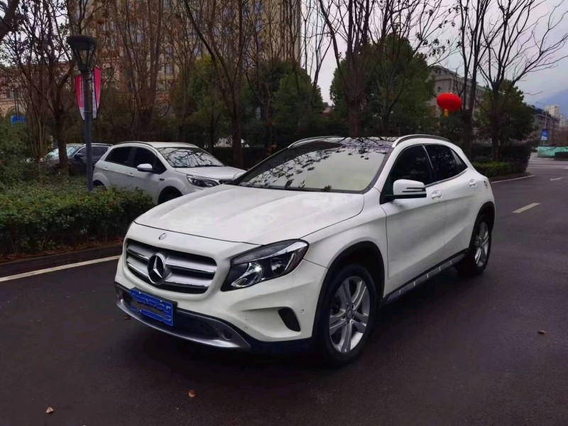 徐州17年奔驰GLA3