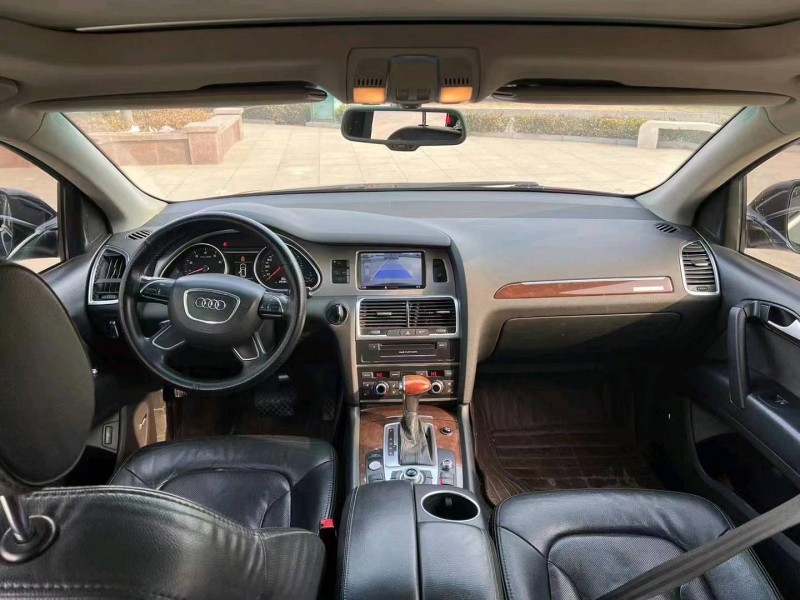 济南12年奥迪Q75