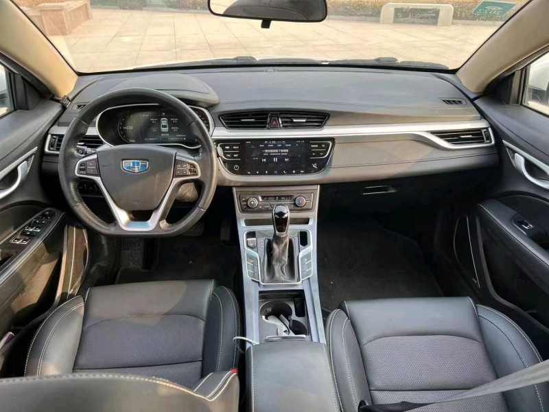 济南18年吉利帝豪4