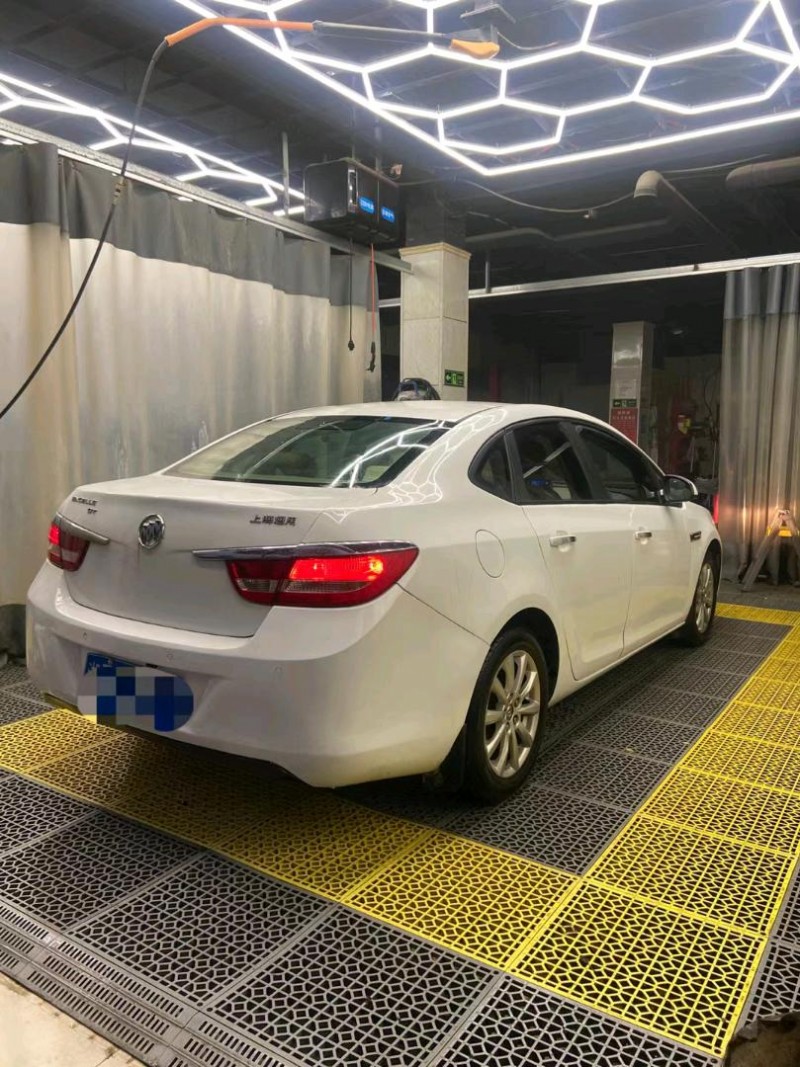 北京14年别克英朗2