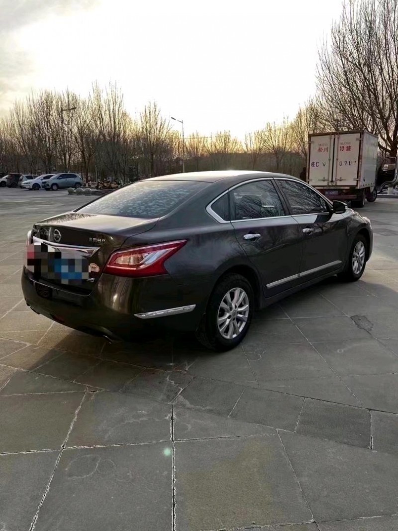 北京16年日产天籁5