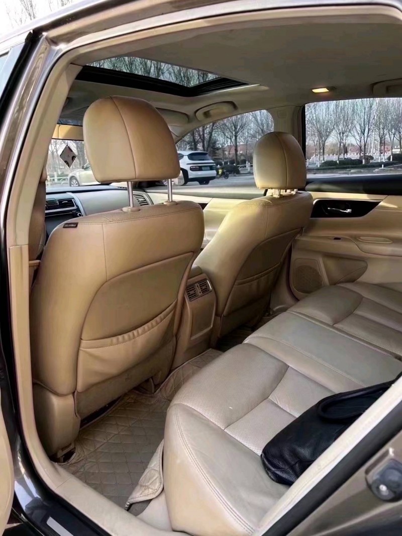 北京16年日产天籁7