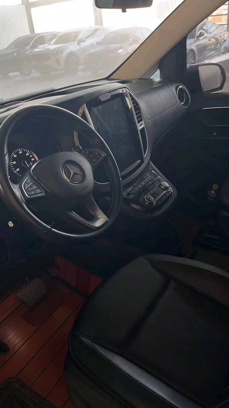 石家庄19年奔驰威霆3