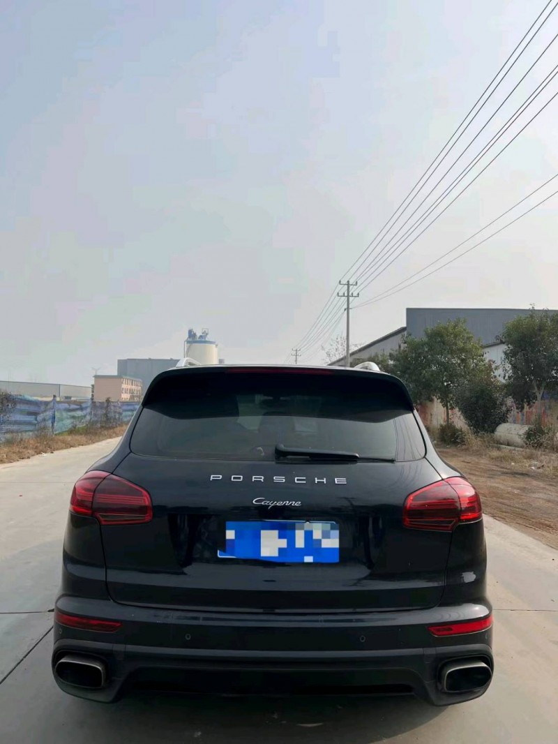 北京16年保时捷卡宴3