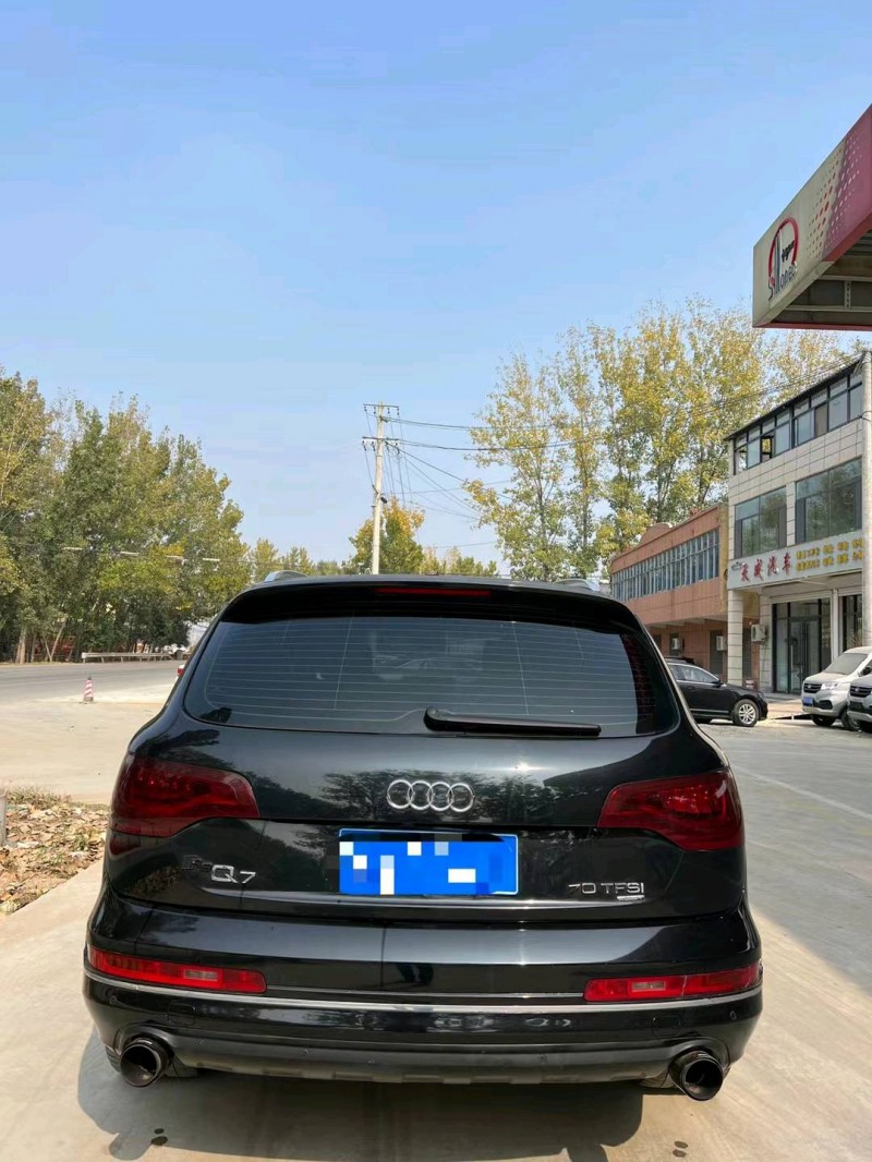 北京13年奥迪Q79