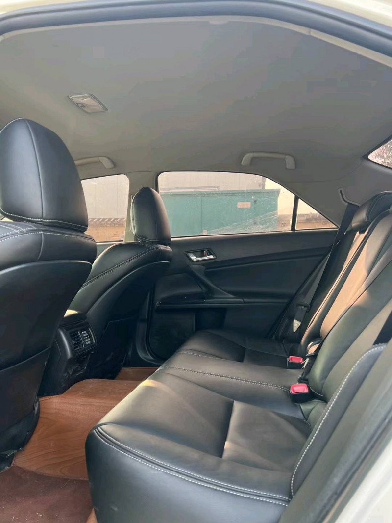 北京13年丰田锐志8