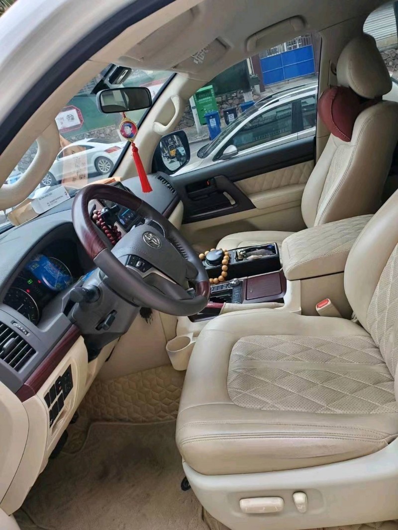 宜昌20年丰田兰德酷路泽6
