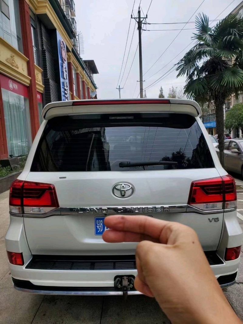 宜昌20年丰田兰德酷路泽9