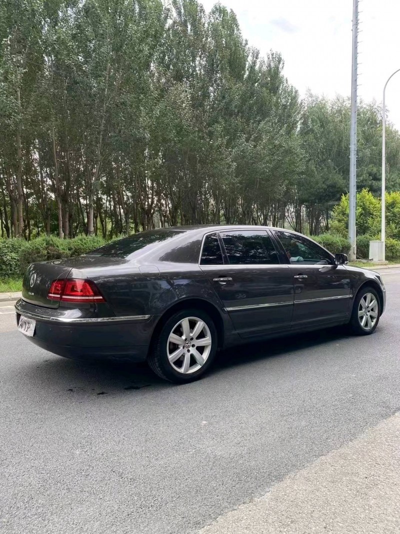 沈阳14年大众辉腾2