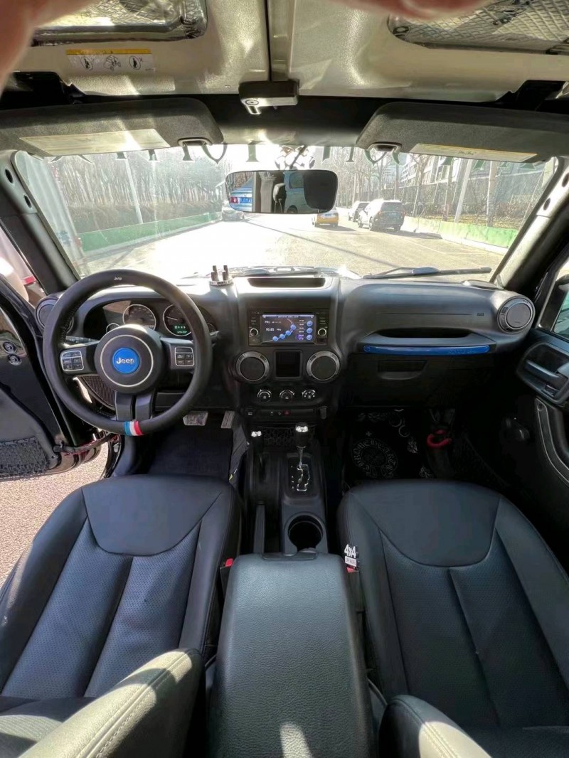 沈阳16年Jeep牧马人4