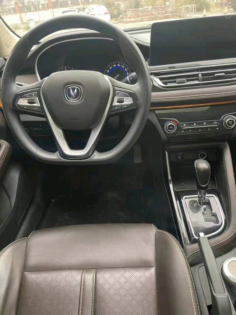 枣庄18年长安汽车逸动4