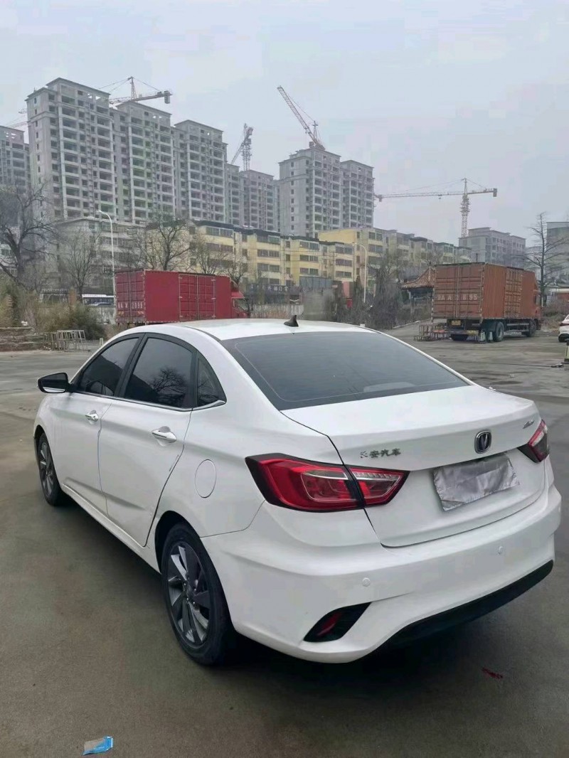 枣庄18年长安汽车逸动8