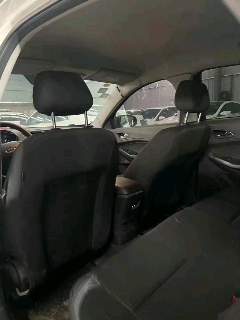 济南20年福特福睿斯5