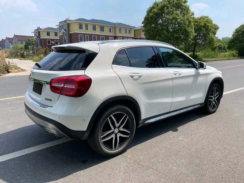 嘉兴16年奔驰GLA3