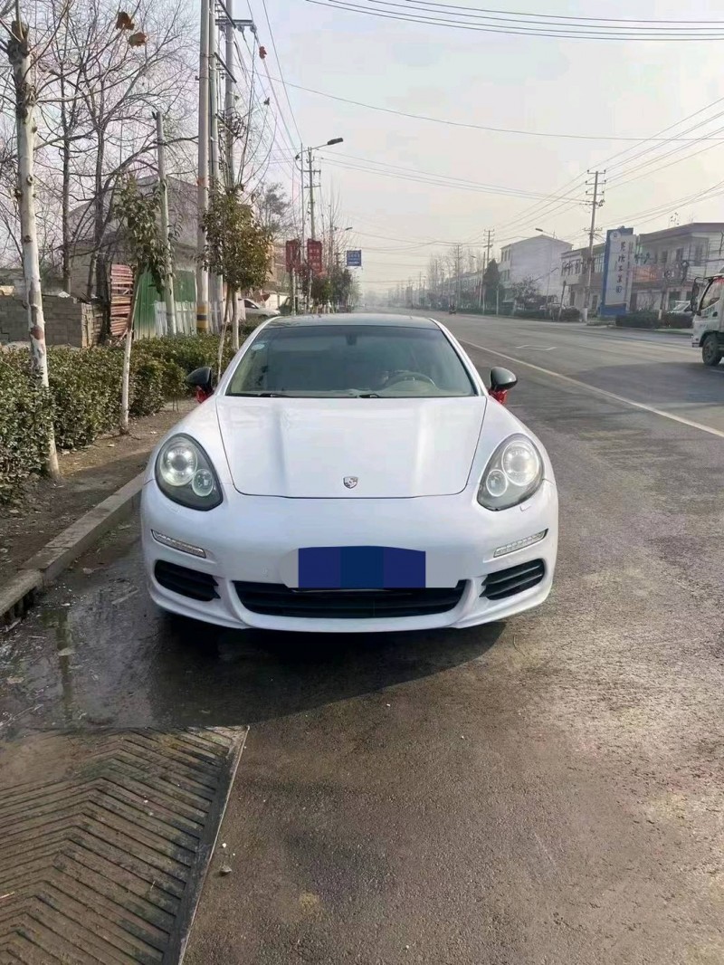 济宁12年保时捷帕拉梅拉1