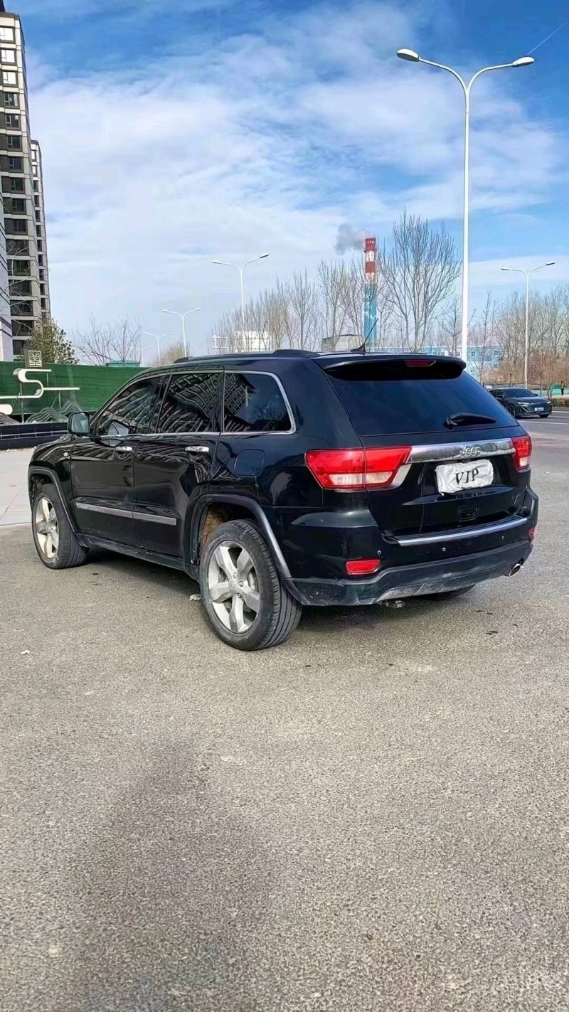 廊坊12年Jeep大切诺基3