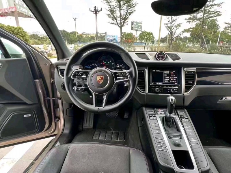 珠海14年保时捷Macan7