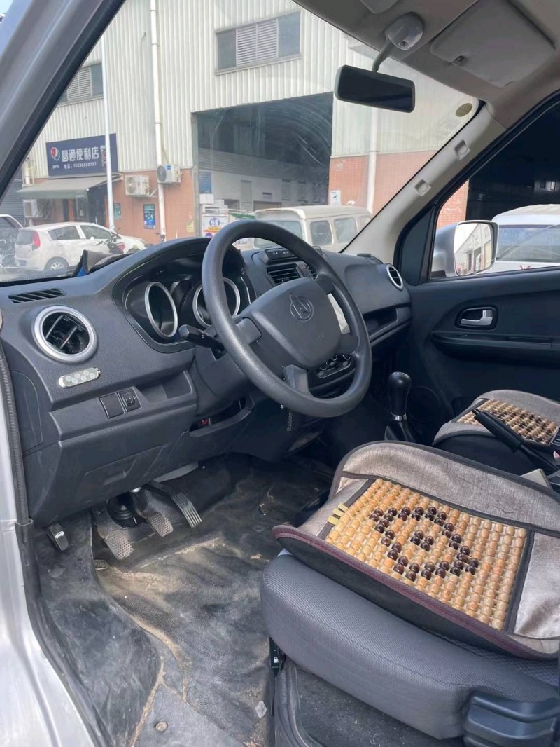 东莞21年长安汽车睿行4