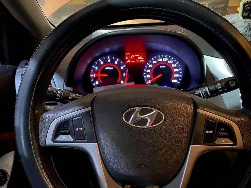 济南14年现代瑞奕7