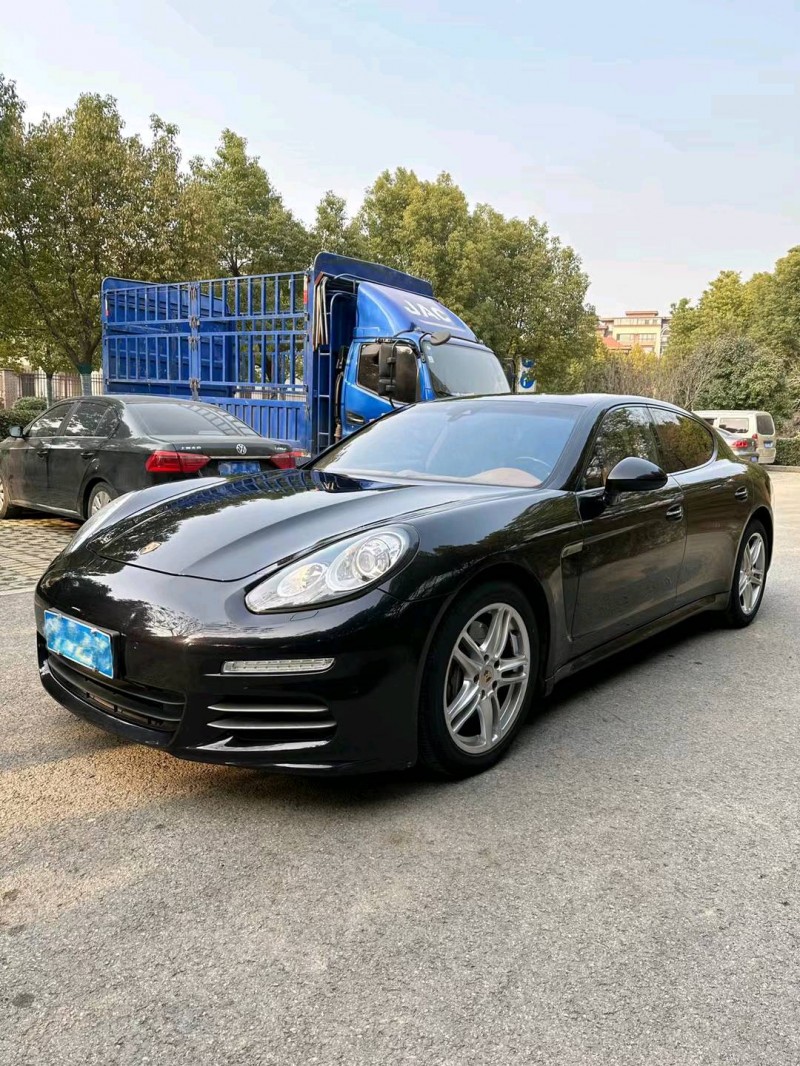 淮南14年保时捷帕拉梅拉3