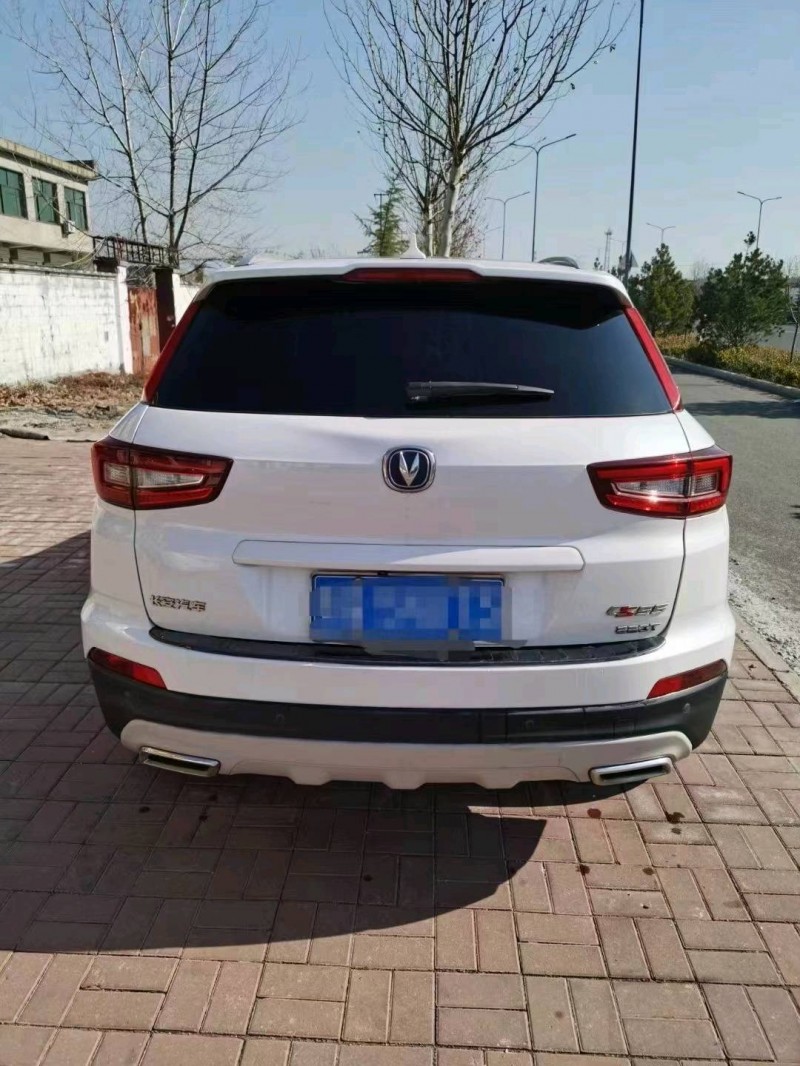 青岛18年长安汽车CS1