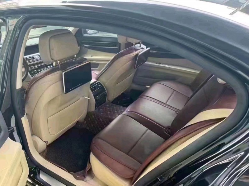 济南13年宝马7系4