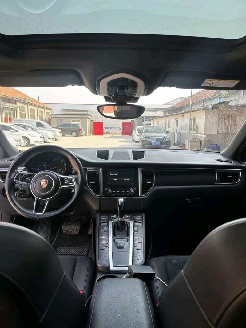 青岛16年保时捷Macan6