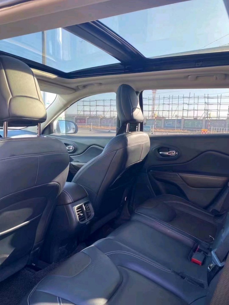 邢台19年Jeep自由光5