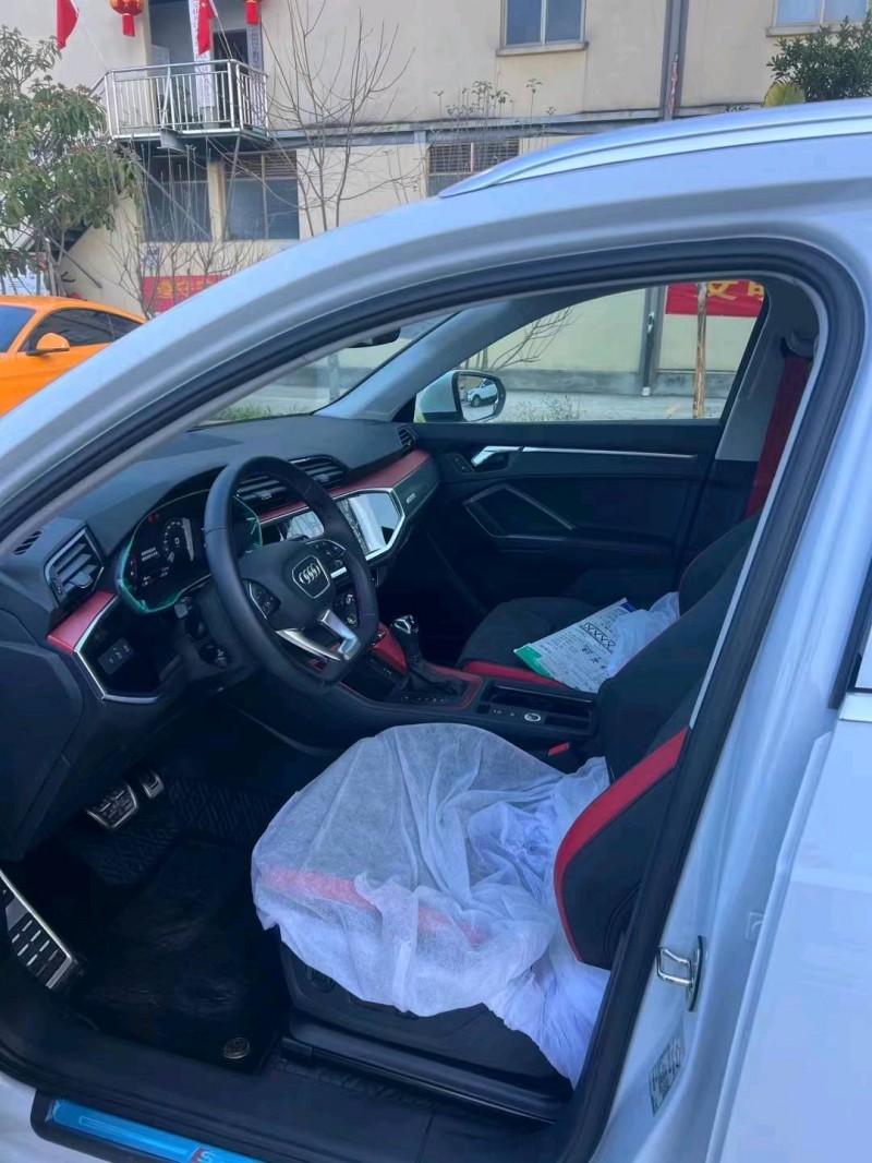 保山21年奥迪Q38