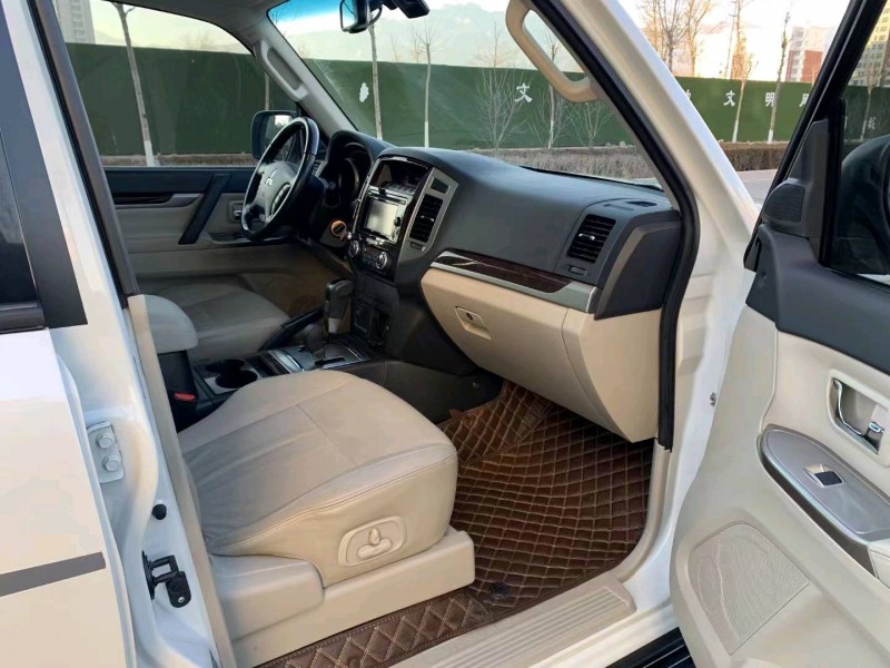 邯郸19年三菱帕杰罗2