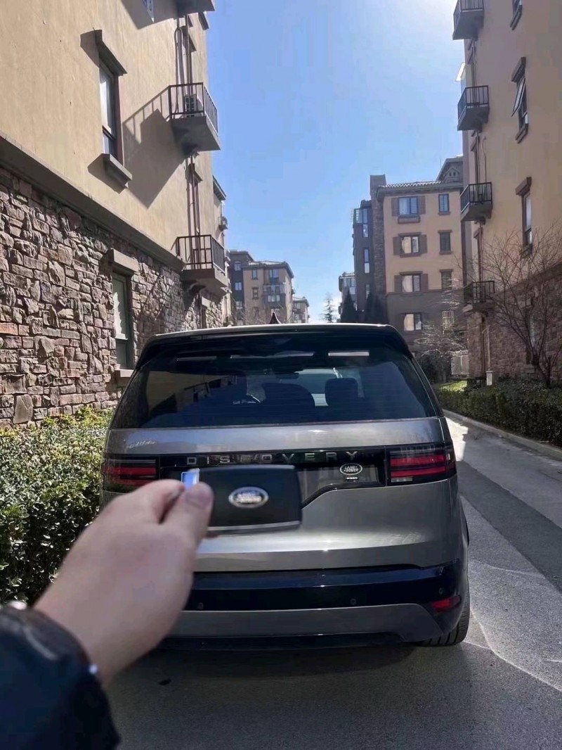 枣庄22年路虎发现2