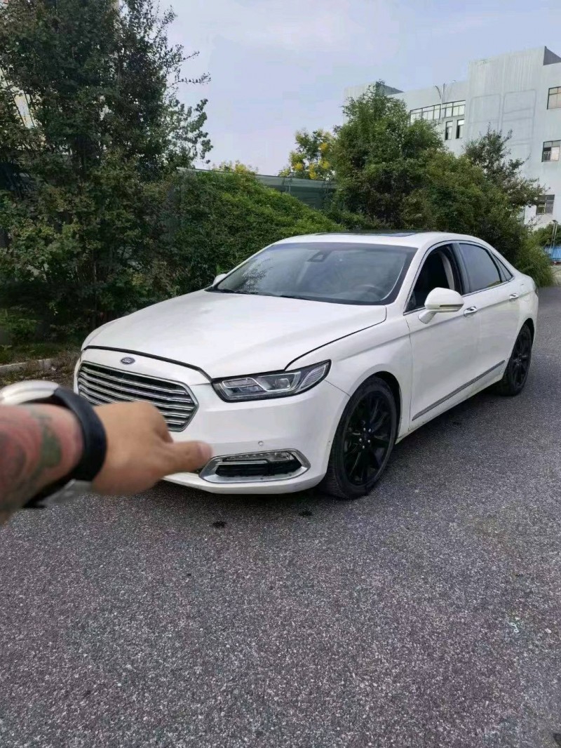 嘉兴17年福特金牛座1