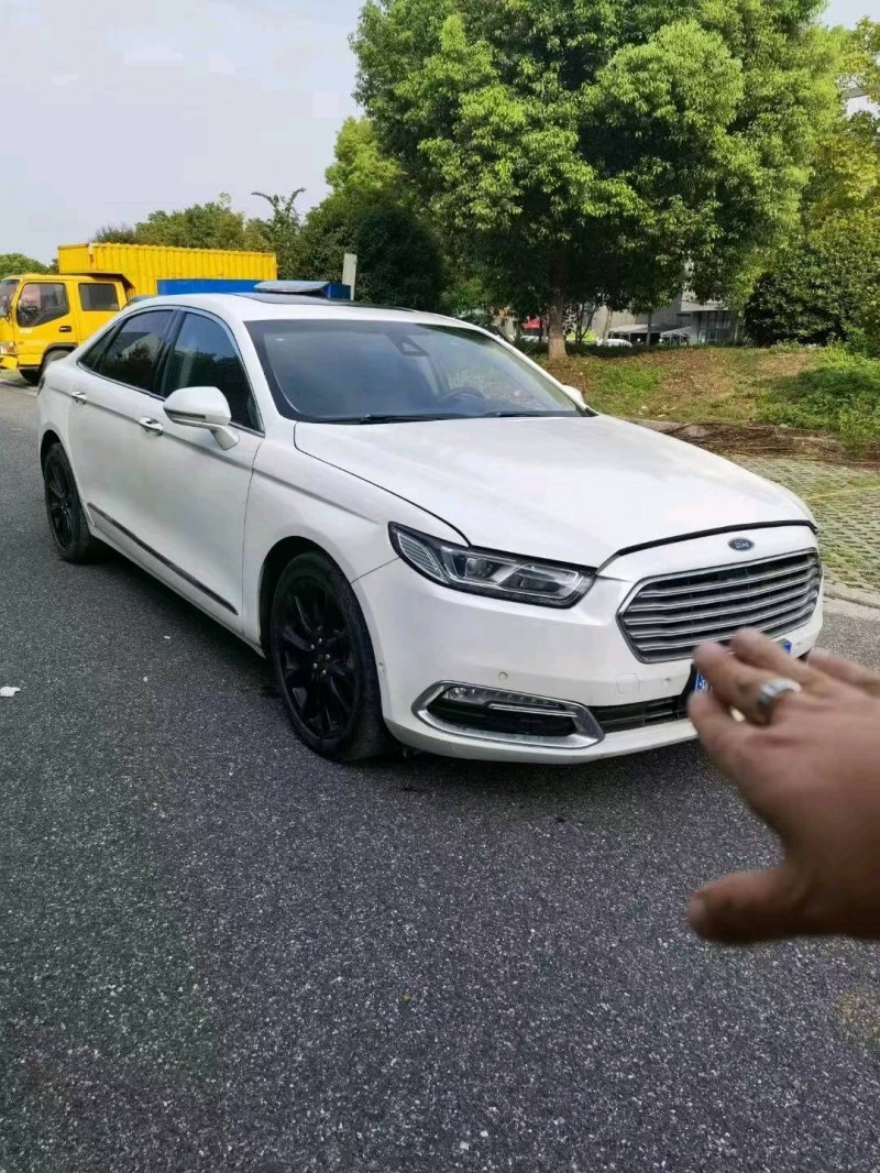 嘉兴17年福特金牛座2